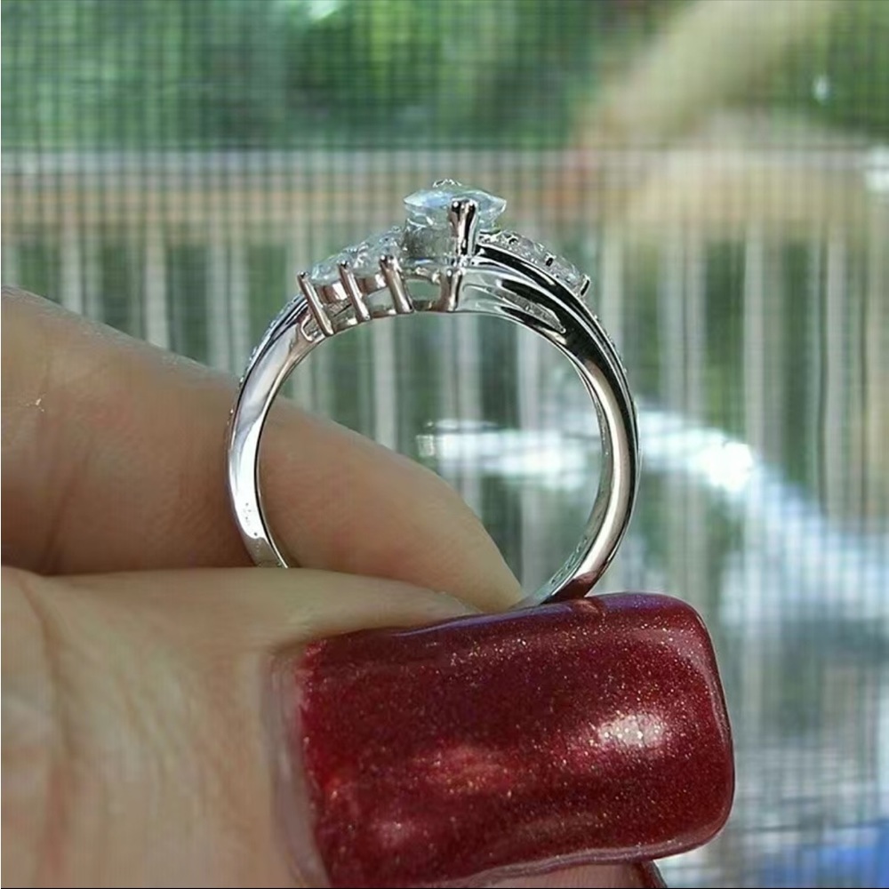 New Women’s Gorgeous 925 Silver Diamond Ring - Picture 6 of 7